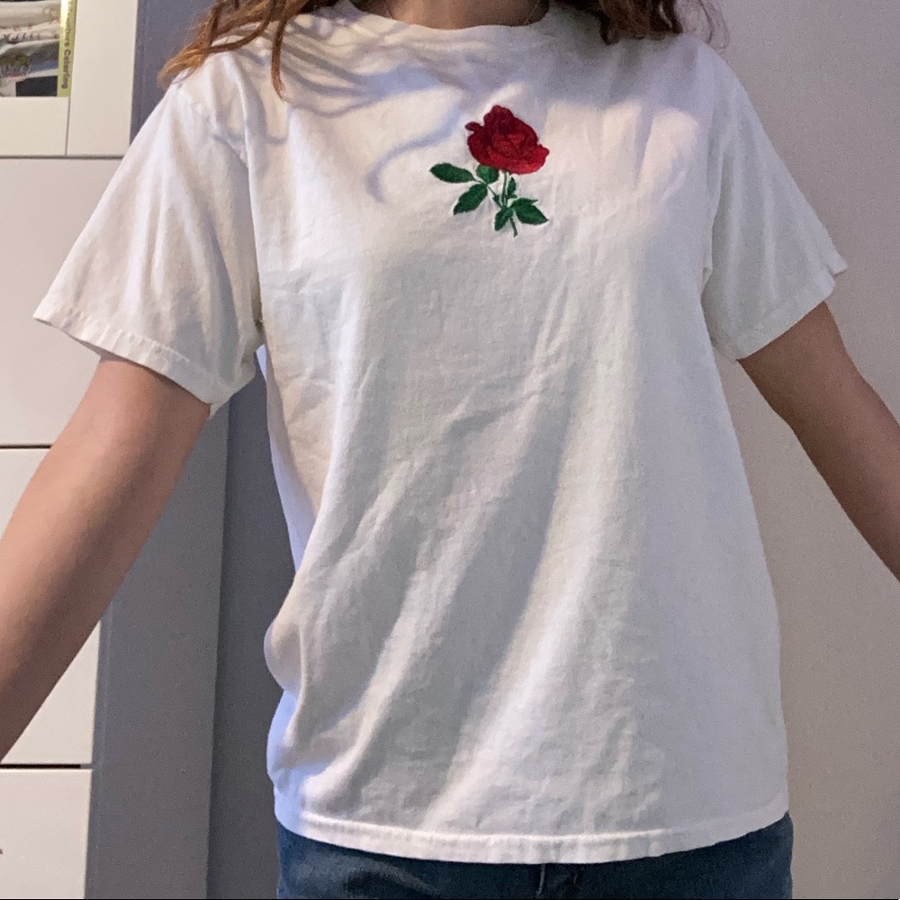brandy melville rose embroidered tee shirt